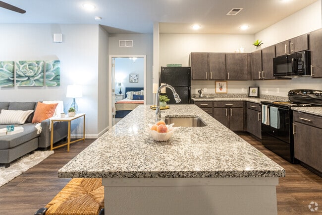 2BR, 2BA - Kitchen