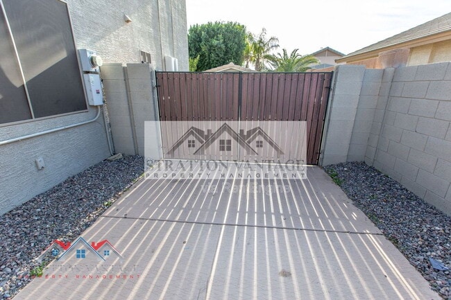 Photo - 16627 W McKinley St