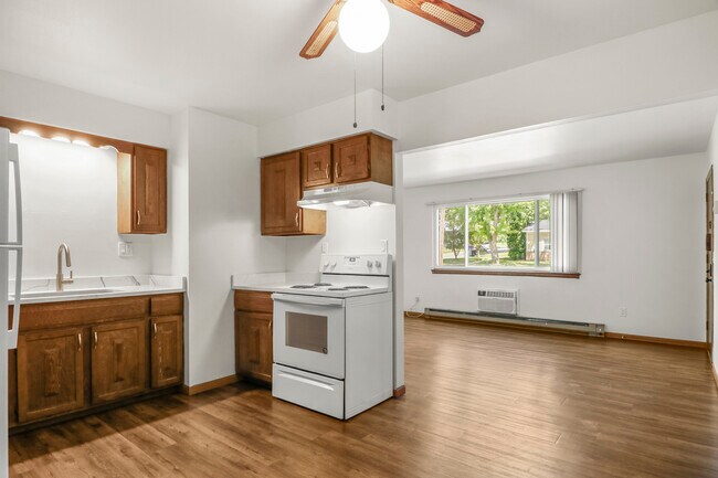 623 Vine St, Wisconsin Dells, WI 53965