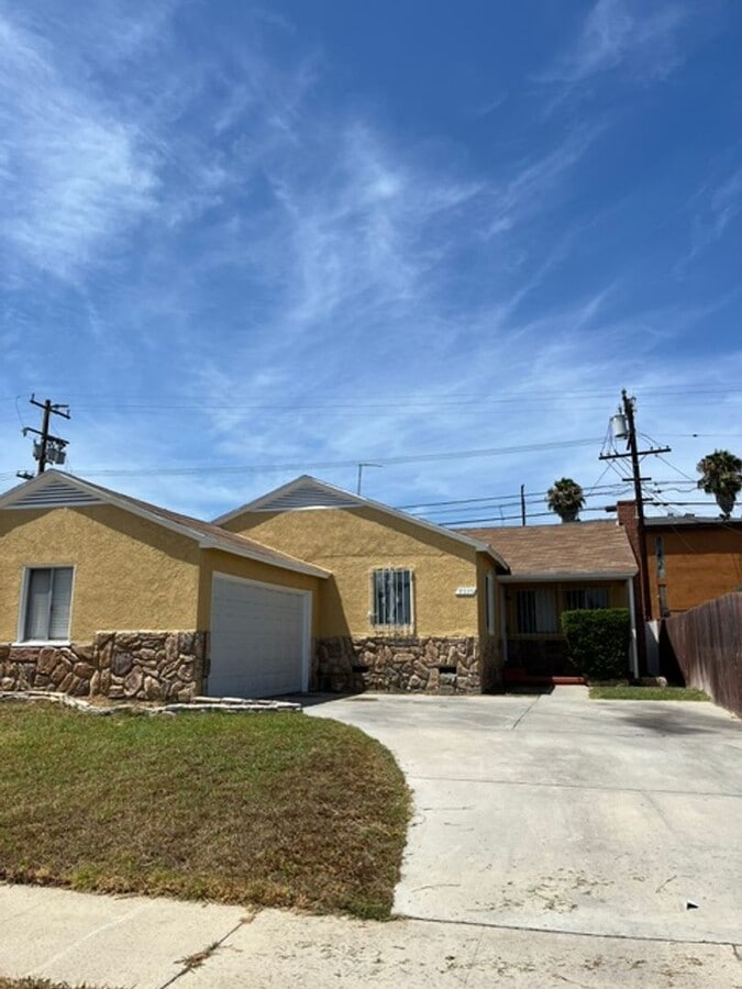 Photo - Don’t miss this opportunity to lease a beautifully updated home in one of Gardena’s most convenie...