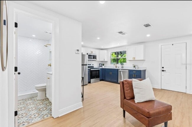 Photo - 1517 E Giddens Ave