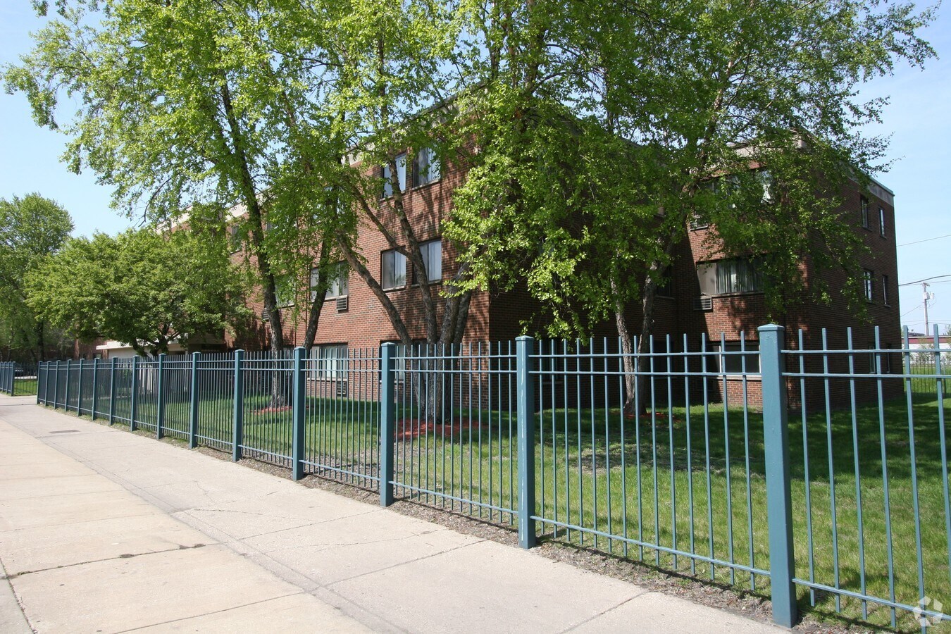 Photo - 3433-3583 Guthrie St