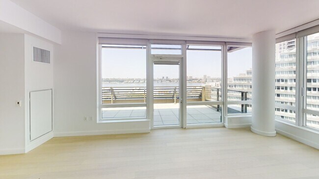 Photo - 525 West 52nd