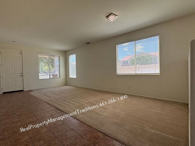 Spaciouse 4 Bed- 3 full Bath + plus Loft Home
