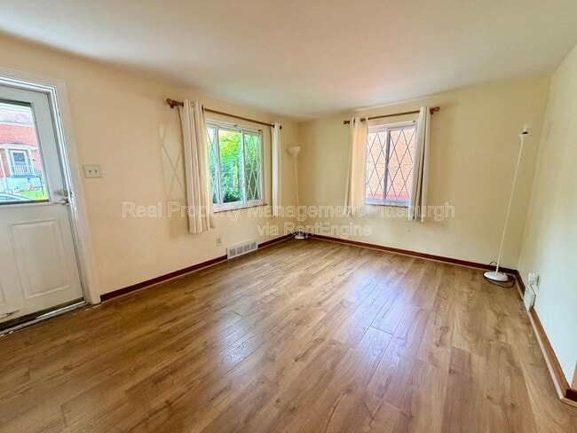 Photo - 1076 Thornwood Dr