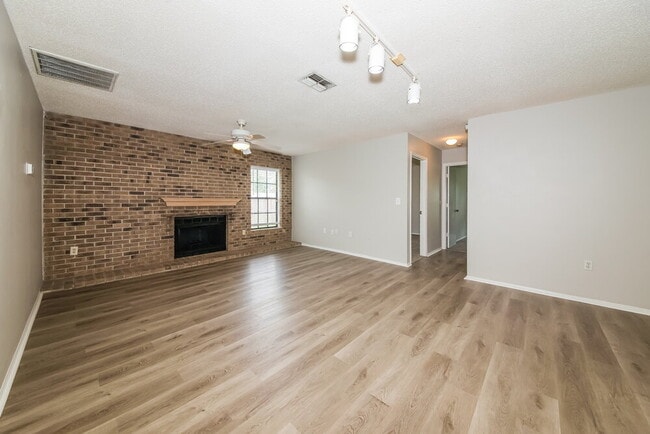 Photo - 3116 50th Ave Dr E