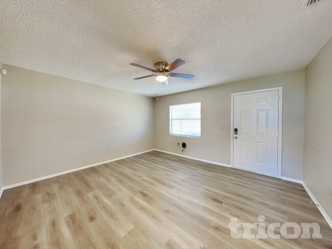 Photo - 6047 Calendar Ct E