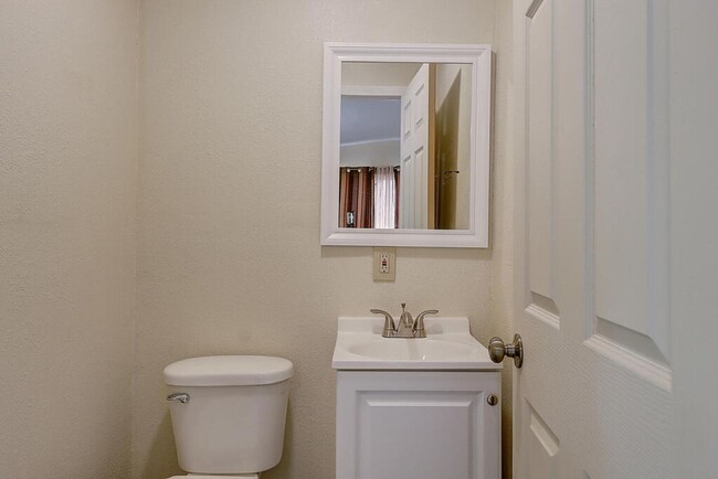 Photo - 907 Laredo St