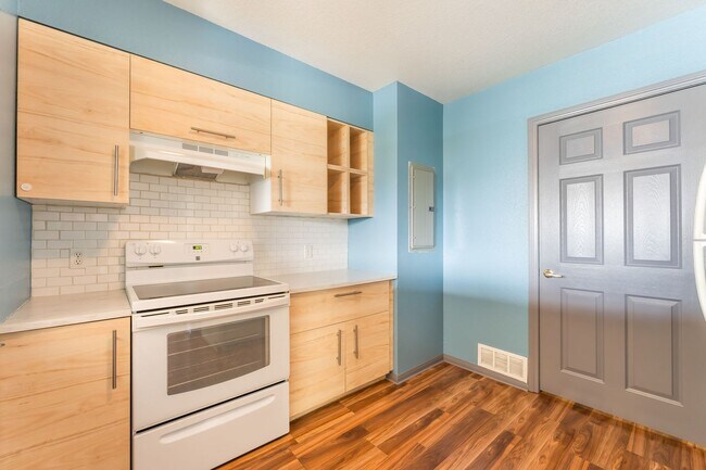 Photo - Beautifully Remodeled 2 bedroom Condo!