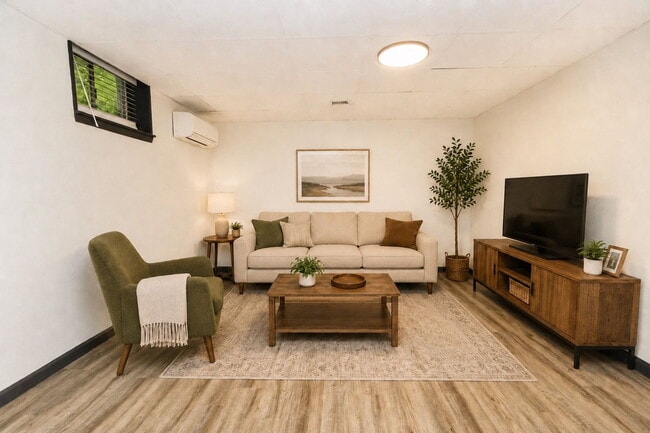 Photo - 6923 Greenway Dr Unit C
