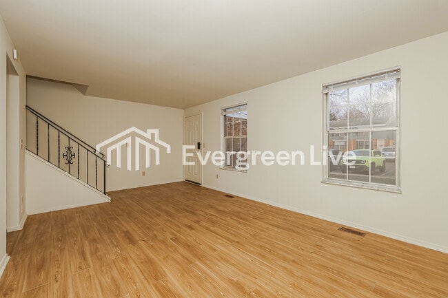 Photo - 8287 Mt Carmel St