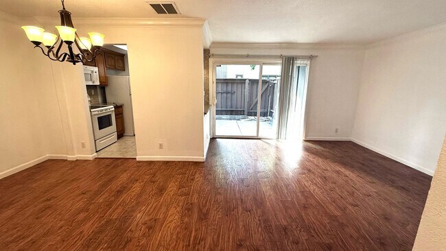 Photo - Charming 1 bed 1 bath condo on bottom floor Unidad 42