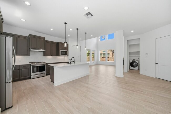 Photo - 7422 Netherfield Ln