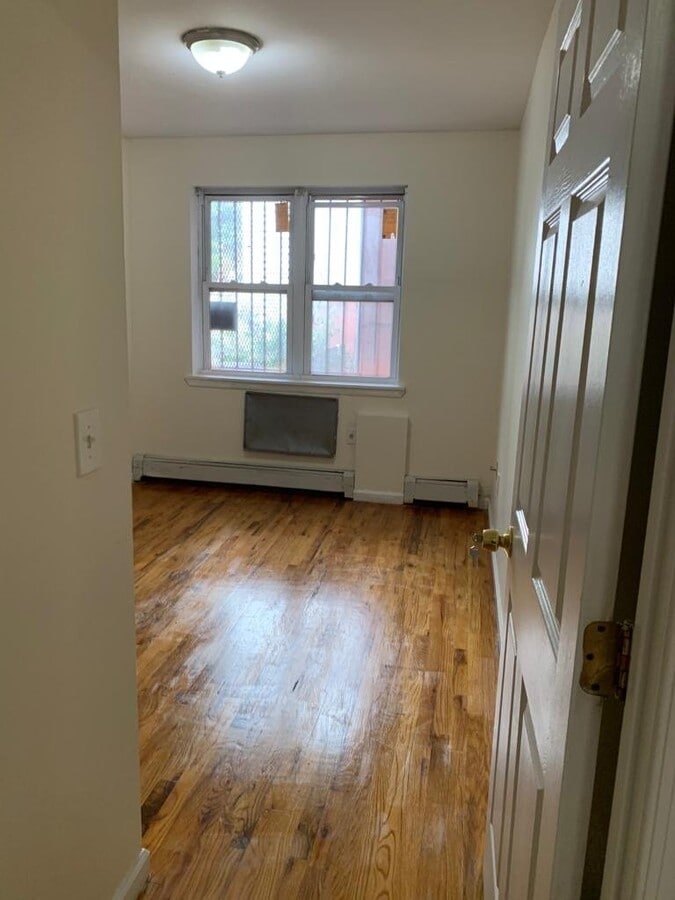 Photo - 455 E 181st St Unit 2 fl