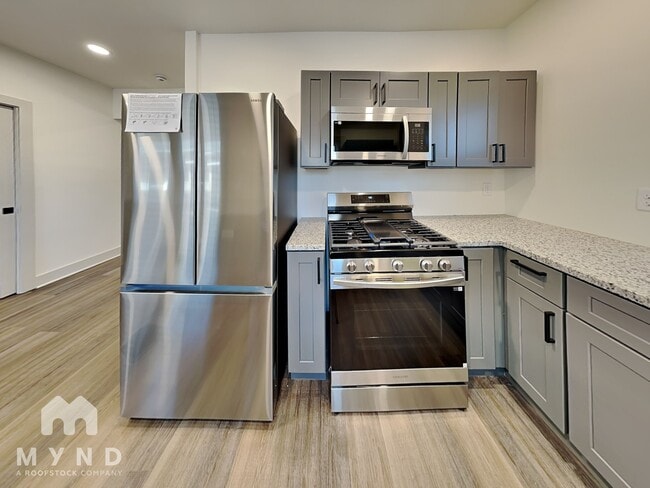 Photo - 1724 Woodlawn Ave