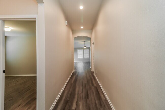 Photo - 424 Bishopgate Ct