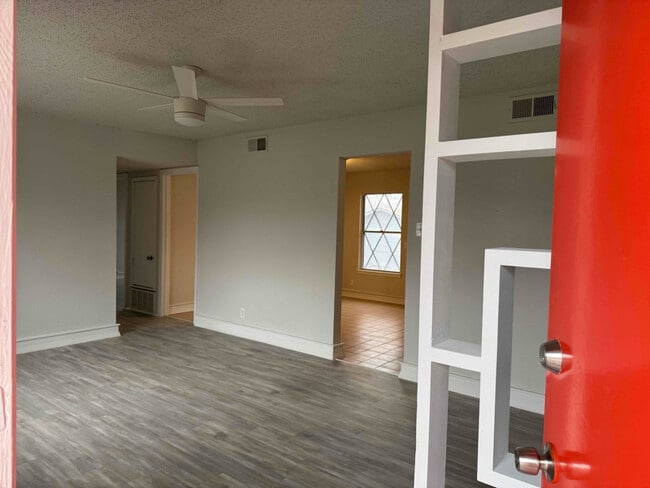 Photo - 106 Galaxy Dr