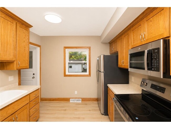 Photo - 3434 N Thomas Ave