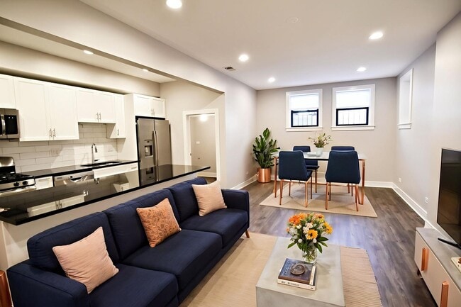 Photo - 3212 N Halsted St Unit GDN