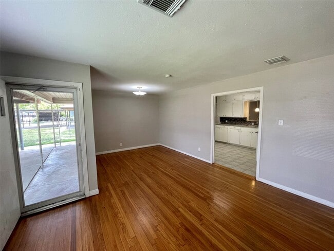 Photo - 617 Fostoria Ln