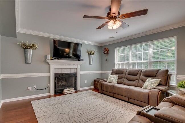 Photo - 1156 Parkside Trail
