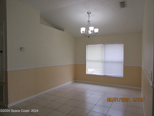 Photo - 1065 Sedgewood Cir