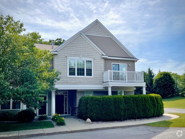 Building Photo - STUNNING CONDO IN PRESTIGIOUS CHELSEA PARK