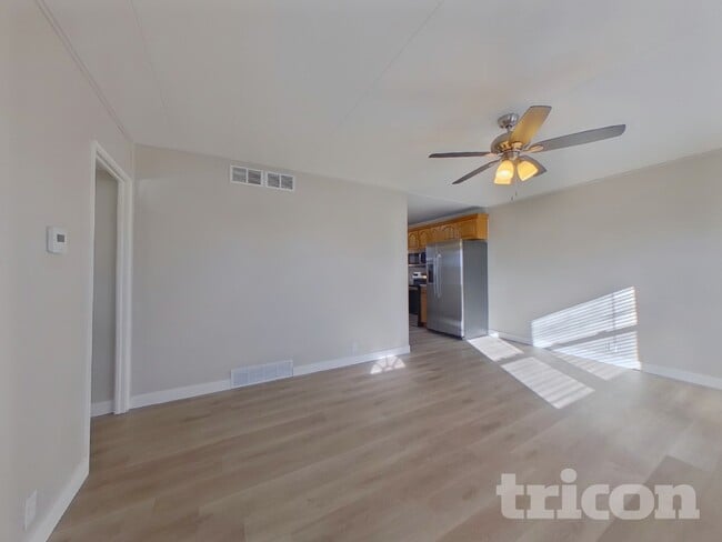 Photo - 1904 S Sheridan Ave