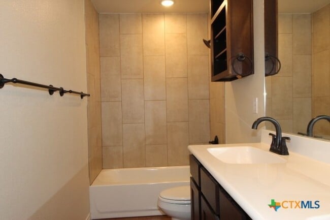 Photo - 1017 Cline Dr Unidad B