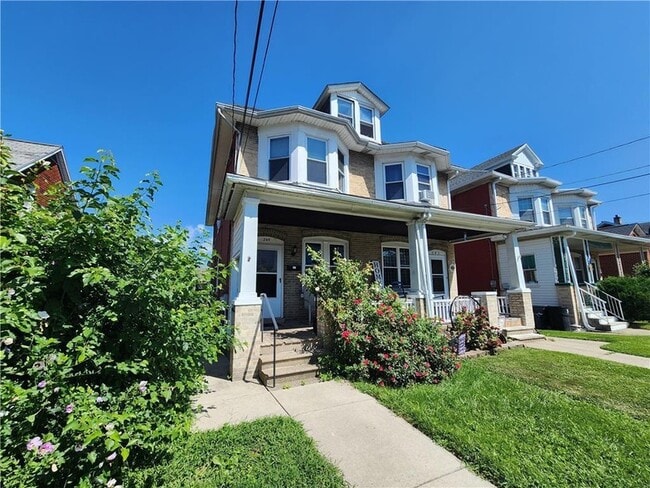 245 W Lincoln St  