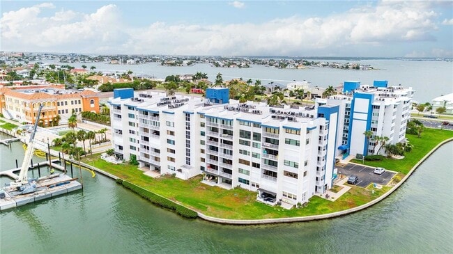Building Photo - 450 Treasure Island Causeway Unit 311