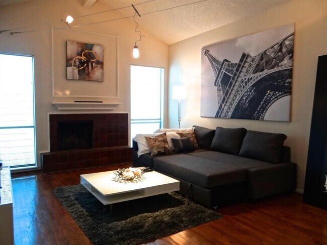 Photo - 5718 Val Verde St Unit 8