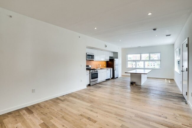 Building Photo - 1932 9th St NW