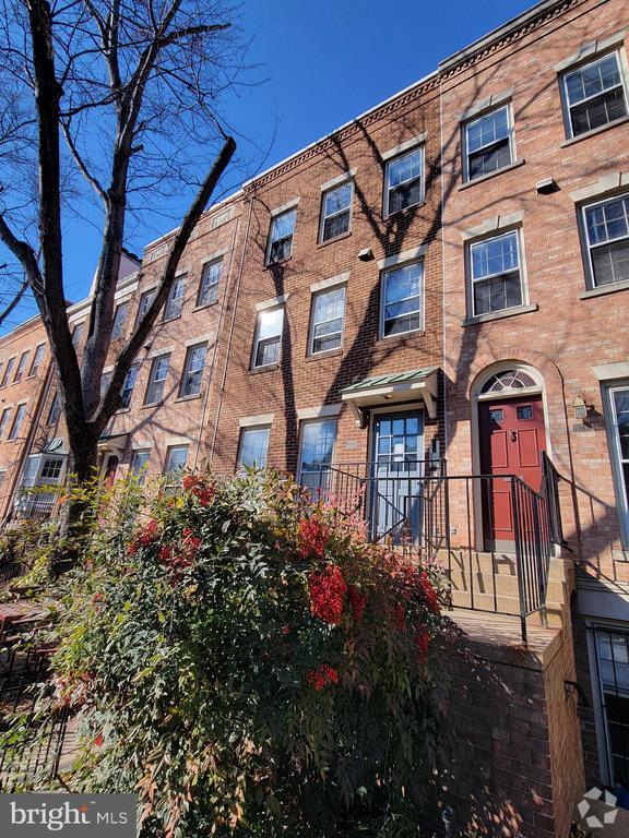 Building Photo - 1949 Calvert St NW Unit D Rental