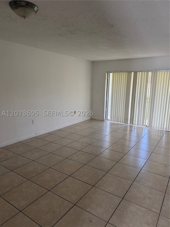Photo - 650 NE 149th St Unit 106F