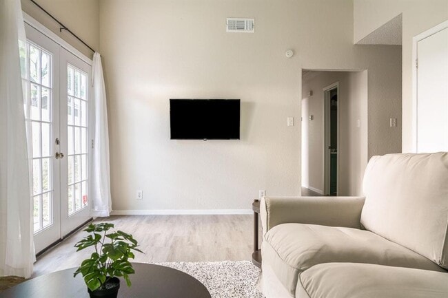 Photo - 1212 Bonnie Brae St