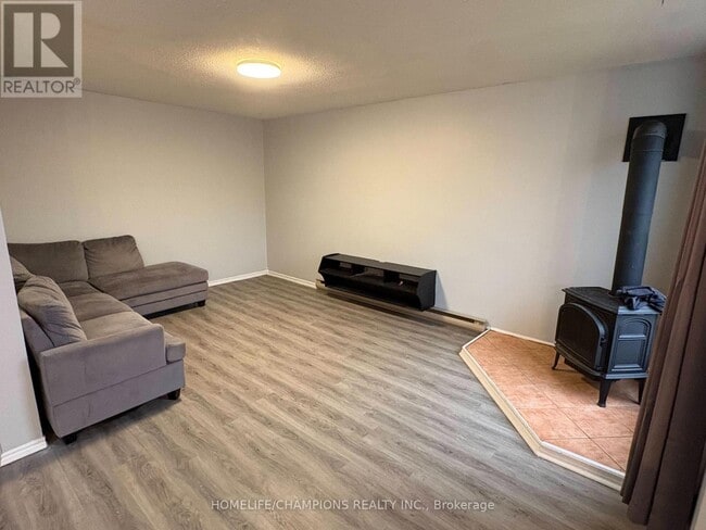Photo - 60 Elmsdale Dr