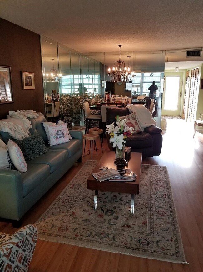 Photo - 8301 Sands Point Blvd Unidad S202