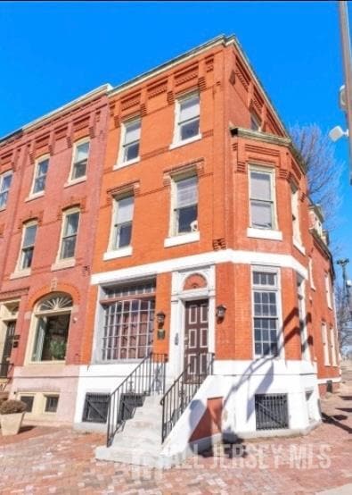 Building Photo - 302 W State St Unit 1 Rental