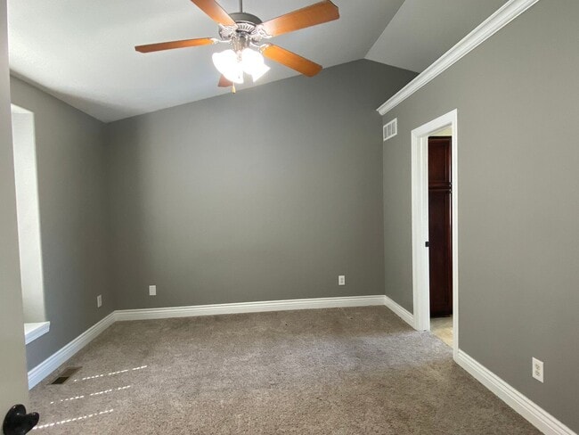 Photo - 5324 S Ellis St