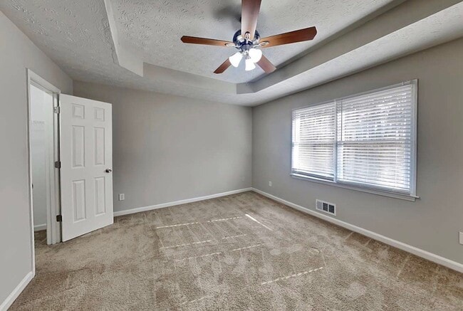Photo - 301 E Country Woods Dr