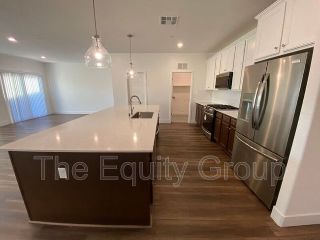 Photo - 113 E Tyler Ave
