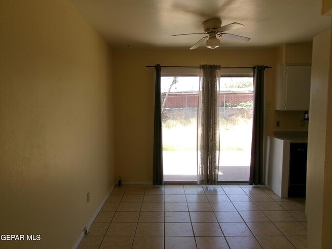 Photo - 10037 Oakwood Dr