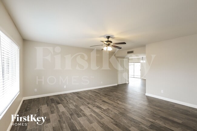 Photo - 1302 W Kristal Way