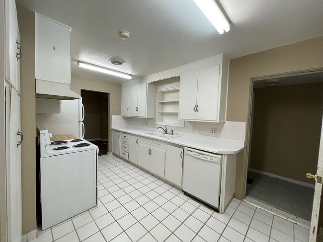 Photo - 730 S 68th Ave