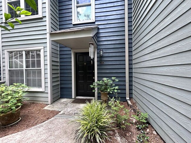 Building Photo - North Druid Hills Hidden Gem! 2 Bed - 2 Bath Near Emory, Available Late July! Unit 1378