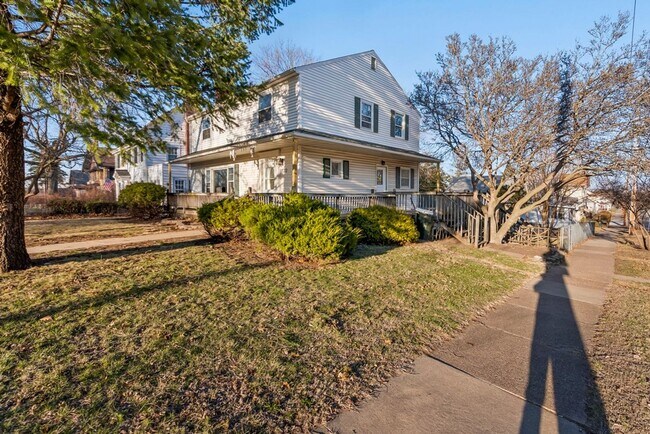 1122 Franklin St