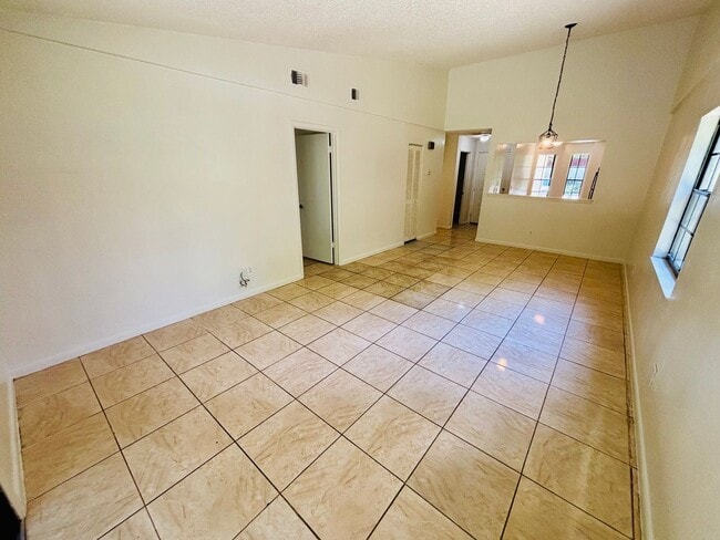 Photo - 2 Bedroom 2 Bath in Port Orange Available NOW