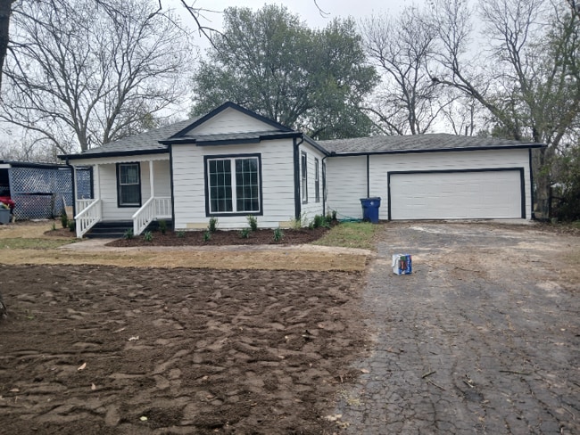 Photo - 1110 Commerce Dr