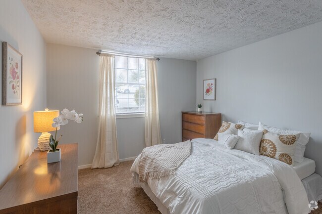 2BR, 1BA - 872 AF - Master Bedroom